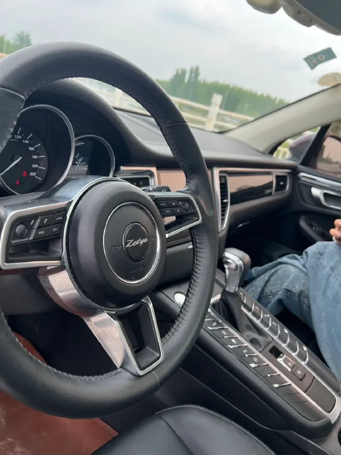 2017 Zotye SR9 2.0T 190HP L4 6DCT,autocango,china used car exporter,china ev exporter,chinese used car exporter,chinese used ev exporter