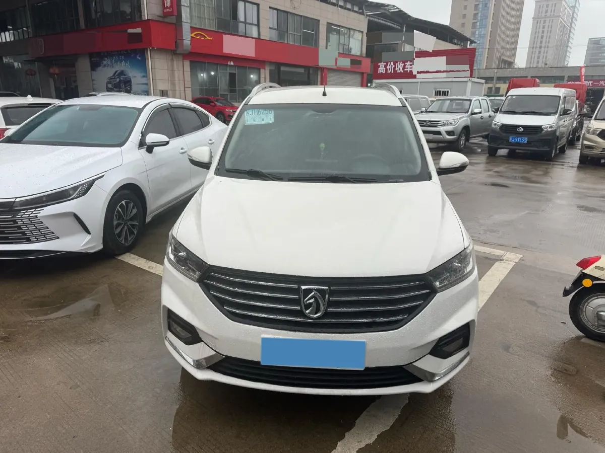 2019 BaoJun 360 1.5L 105HP L4 6MT,autocango,china used car exporter,china ev exporter,chinese used car exporter,chinese used ev exporter