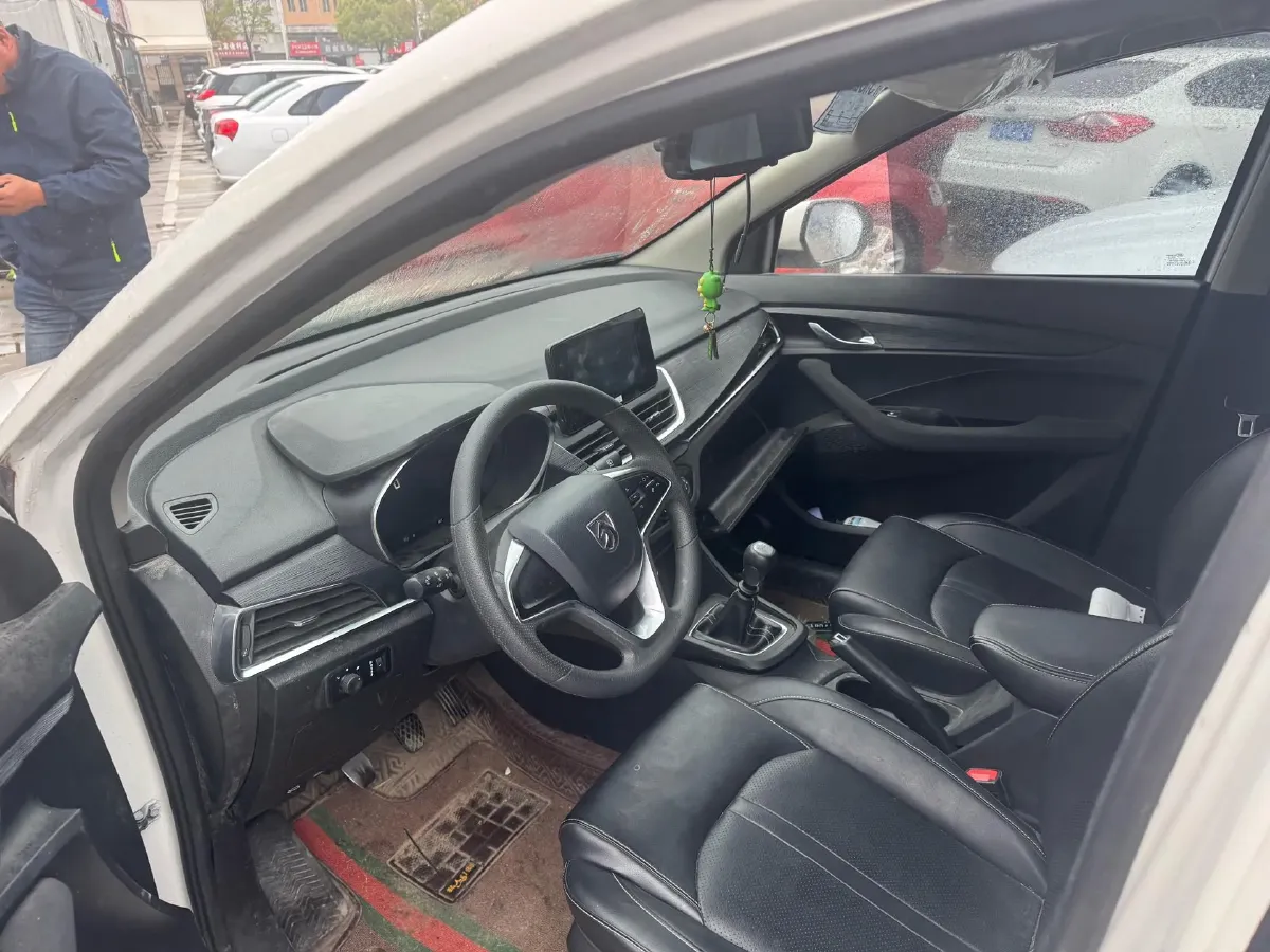 2019 BaoJun 360 1.5L 105HP L4 6MT,autocango,china used car exporter,china ev exporter,chinese used car exporter,chinese used ev exporter