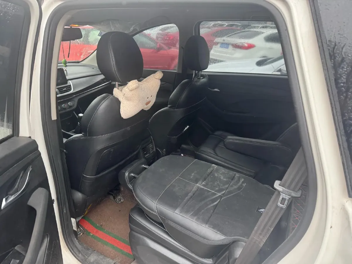 2019 BaoJun 360 1.5L 105HP L4 6MT,autocango,china used car exporter,china ev exporter,chinese used car exporter,chinese used ev exporter