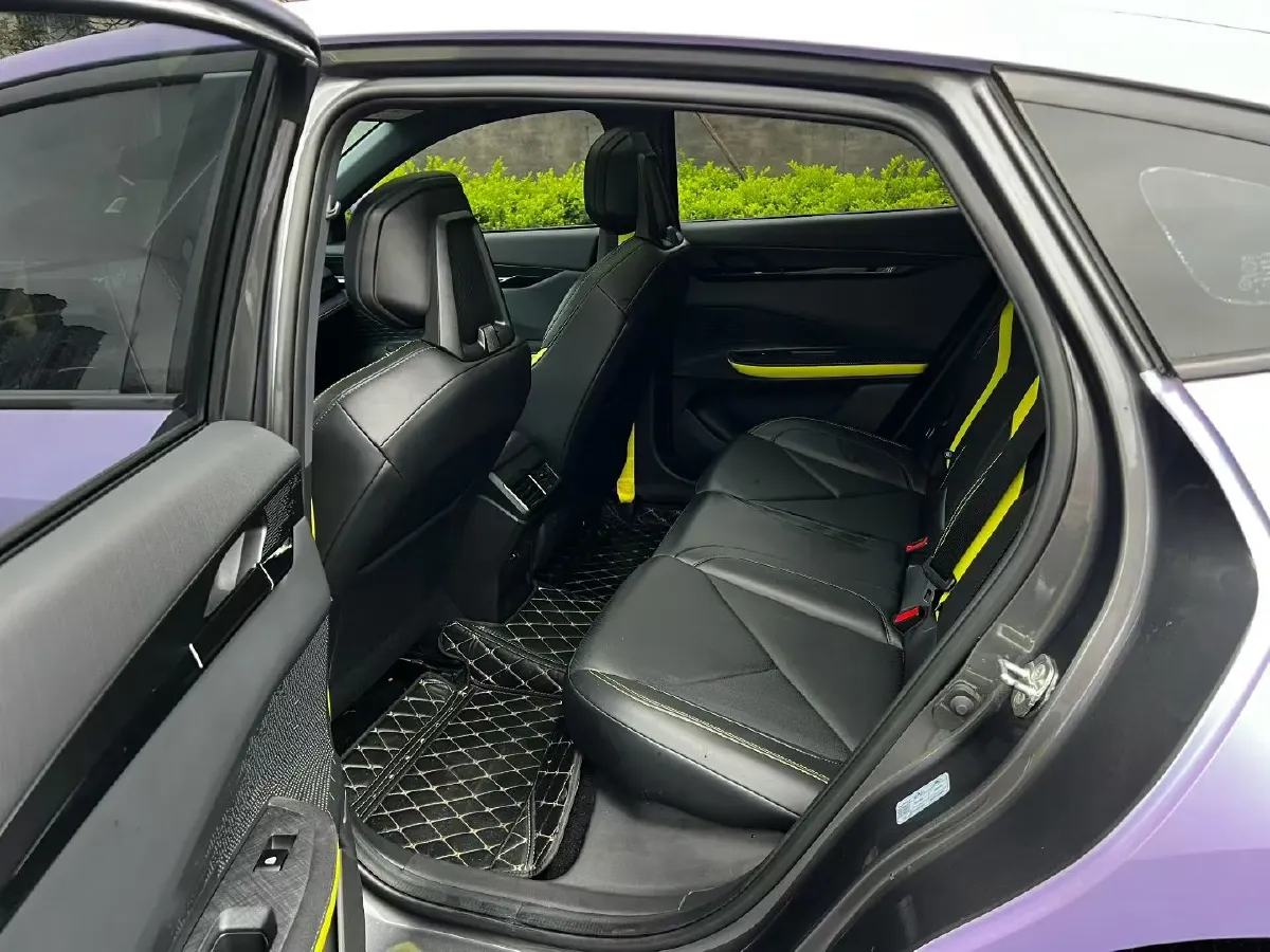 2023 ChangAn UNI-V 1.5T 188HP L4 7DCT,autocango,china used car exporter,china ev exporter,chinese used car exporter,chinese used ev exporter