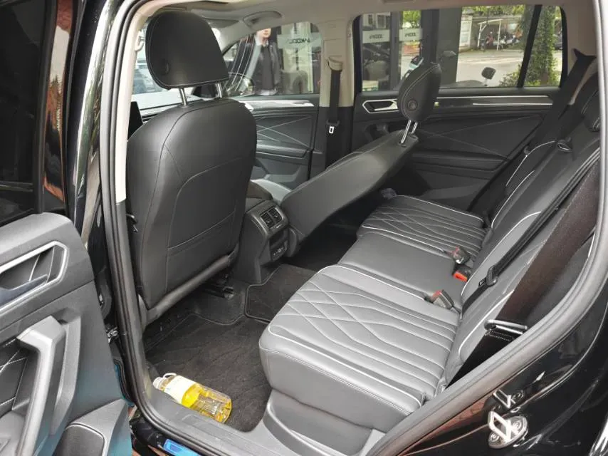 2024 Volkswagen Tiguan L 2.0T 186HP L4 7DCT,autocango,china used car exporter,china ev exporter,chinese used car exporter,chinese used ev exporter