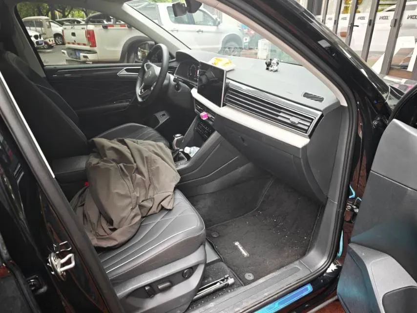 2024 Volkswagen Tiguan L 2.0T 186HP L4 7DCT,autocango,china used car exporter,china ev exporter,chinese used car exporter,chinese used ev exporter