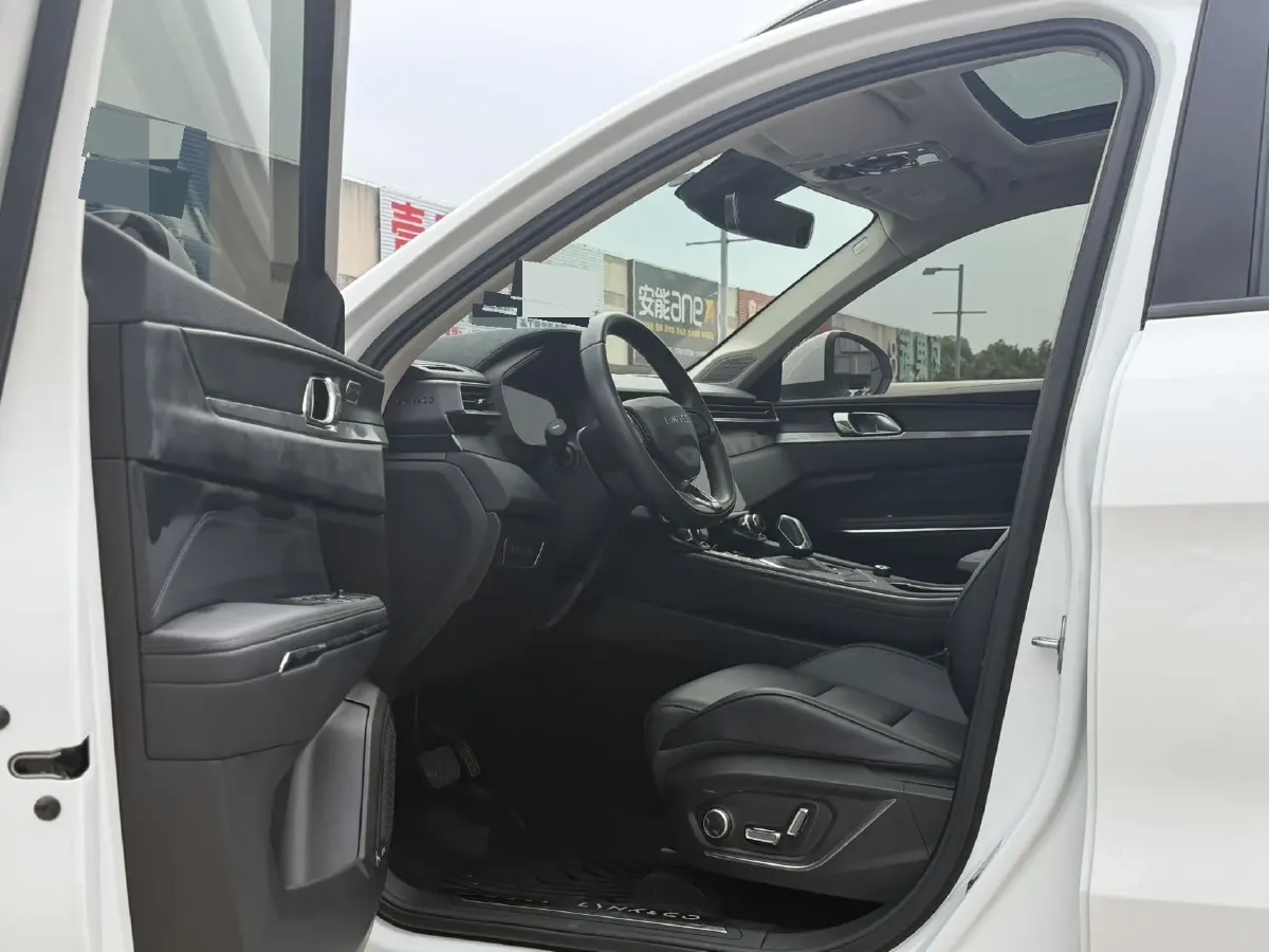 2021 LYNK&CO 01 2.0T 218HP L4 8AT,autocango,china used car exporter,china ev exporter,chinese used car exporter,chinese used ev exporter