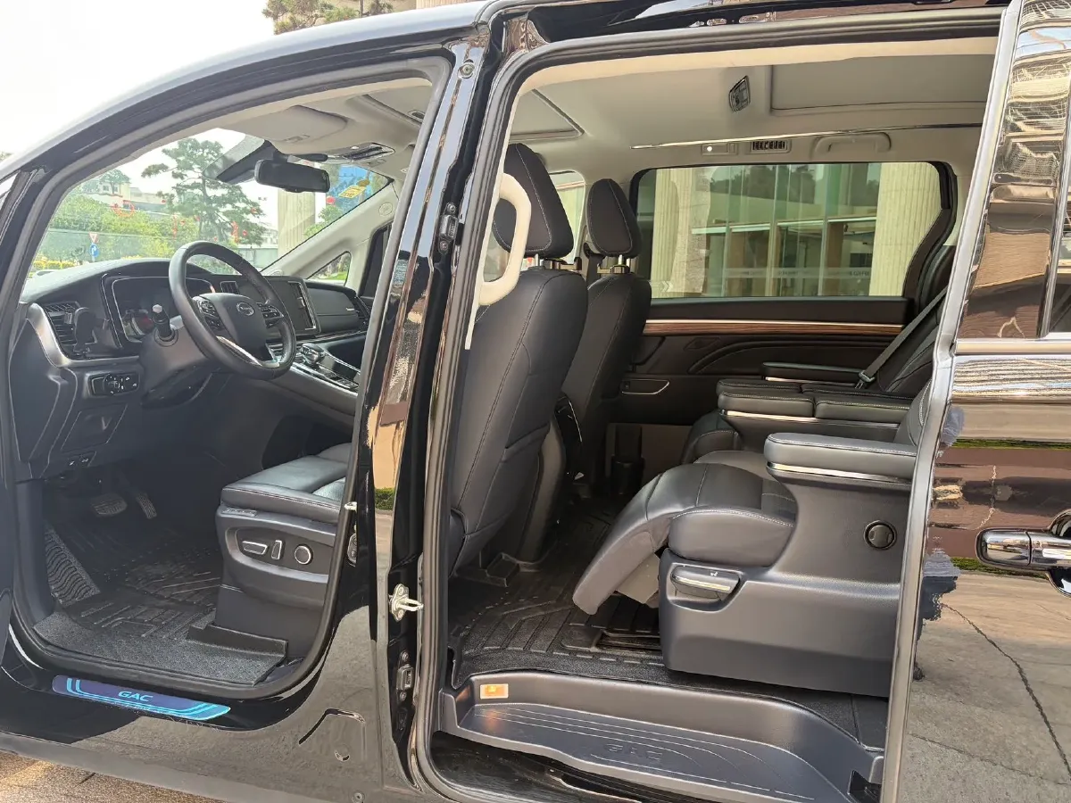 2021 GAC Trumpchi M8 2.0T 252HP L4 8AT,autocango,china used car exporter,china ev exporter,chinese used car exporter,chinese used ev exporter