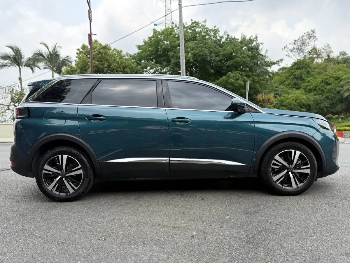 2023 Peugeot 5008 1.8T 211HP L4 8AT,autocango,china used car exporter,china ev exporter,chinese used car exporter,chinese used ev exporter
