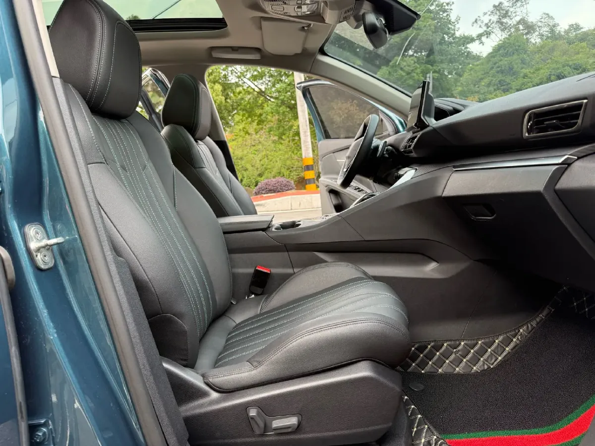 2023 Peugeot 5008 1.8T 211HP L4 8AT,autocango,china used car exporter,china ev exporter,chinese used car exporter,chinese used ev exporter