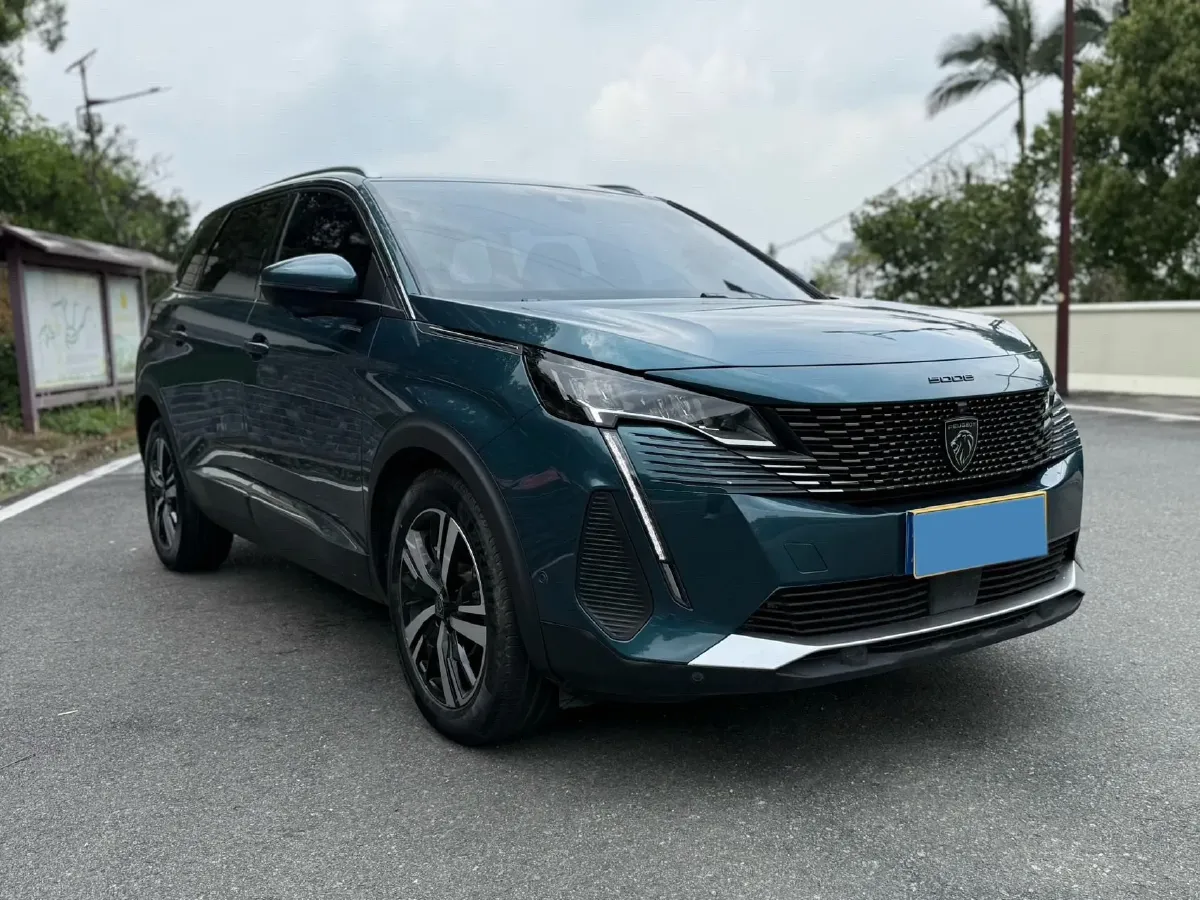 2023 Peugeot 5008 1.8T 211HP L4 8AT,autocango,china used car exporter,china ev exporter,chinese used car exporter,chinese used ev exporter