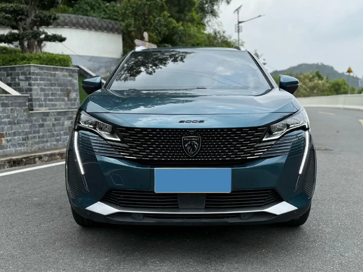 2023 Peugeot 5008 1.8T 211HP L4 8AT,autocango,china used car exporter,china ev exporter,chinese used car exporter,chinese used ev exporter