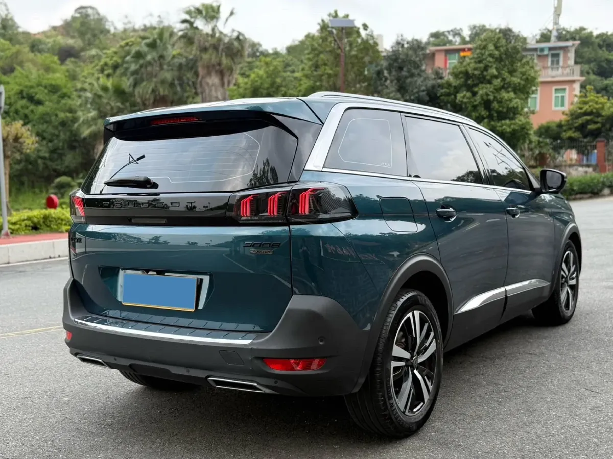 2023 Peugeot 5008 1.8T 211HP L4 8AT,autocango,china used car exporter,china ev exporter,chinese used car exporter,chinese used ev exporter