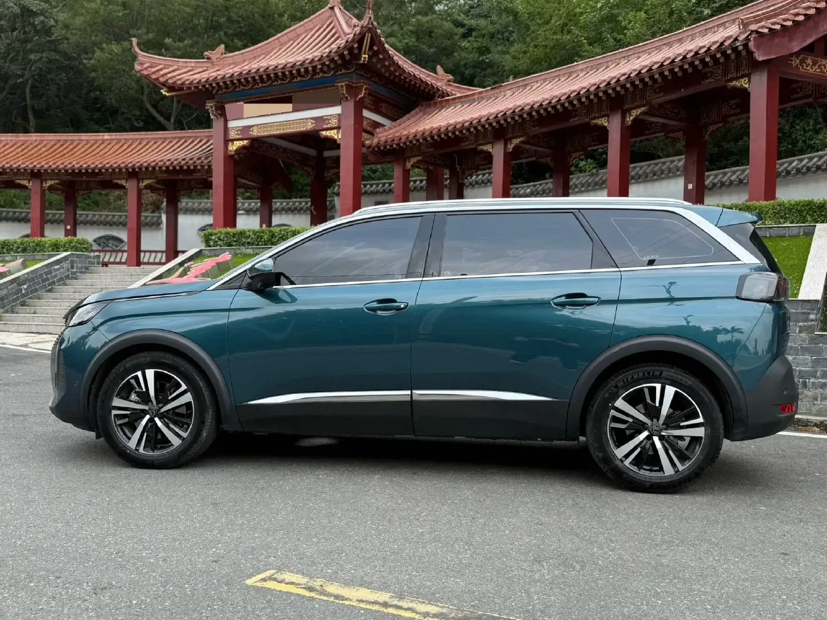 2023 Peugeot 5008 1.8T 211HP L4 8AT,autocango,china used car exporter,china ev exporter,chinese used car exporter,chinese used ev exporter
