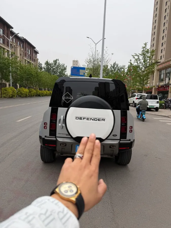 2021 Land Rover Defender 3.0T 400HP L6 8AT,autocango,china used car exporter,china ev exporter,chinese used car exporter,chinese used ev exporter