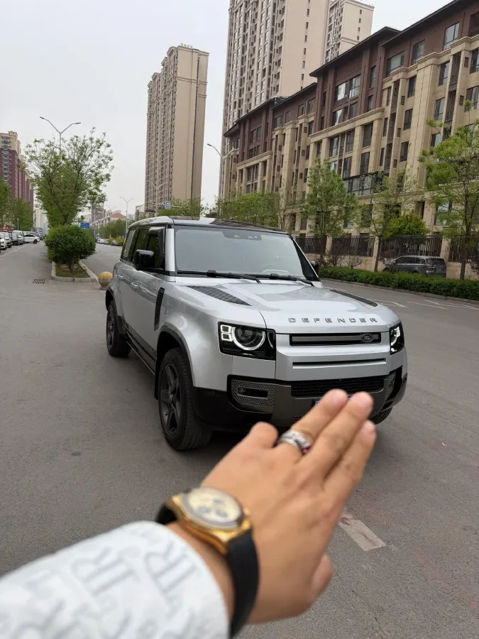 2021 Land Rover Defender 3.0T 400HP L6 8AT,autocango,china used car exporter,china ev exporter,chinese used car exporter,chinese used ev exporter