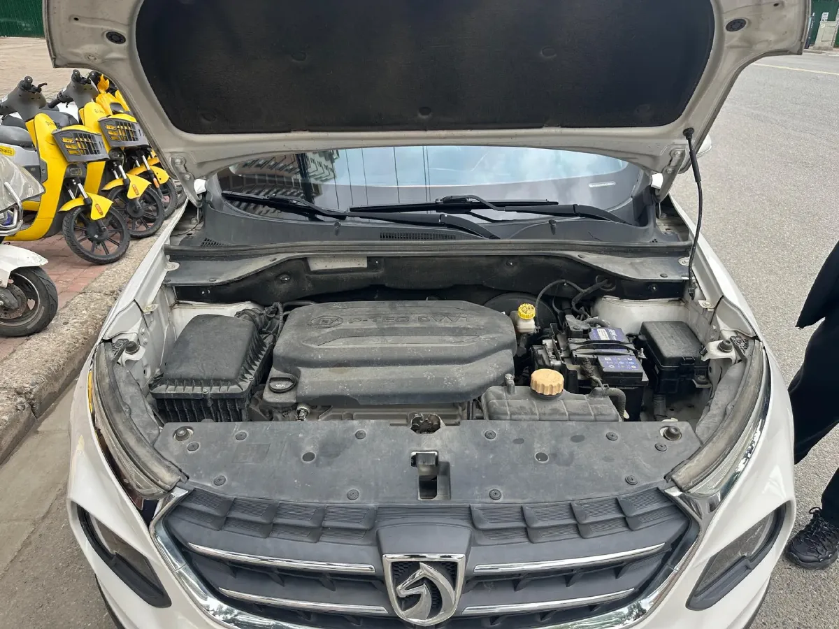 2017 HaiMa S5 Young Edition 1.6L 122HP L4 5MT,autocango,china used car exporter,china ev exporter,chinese used car exporter,chinese used ev exporter