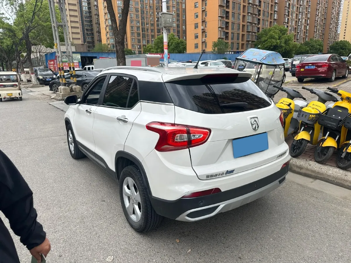 2017 HaiMa S5 Young Edition 1.6L 122HP L4 5MT,autocango,china used car exporter,china ev exporter,chinese used car exporter,chinese used ev exporter