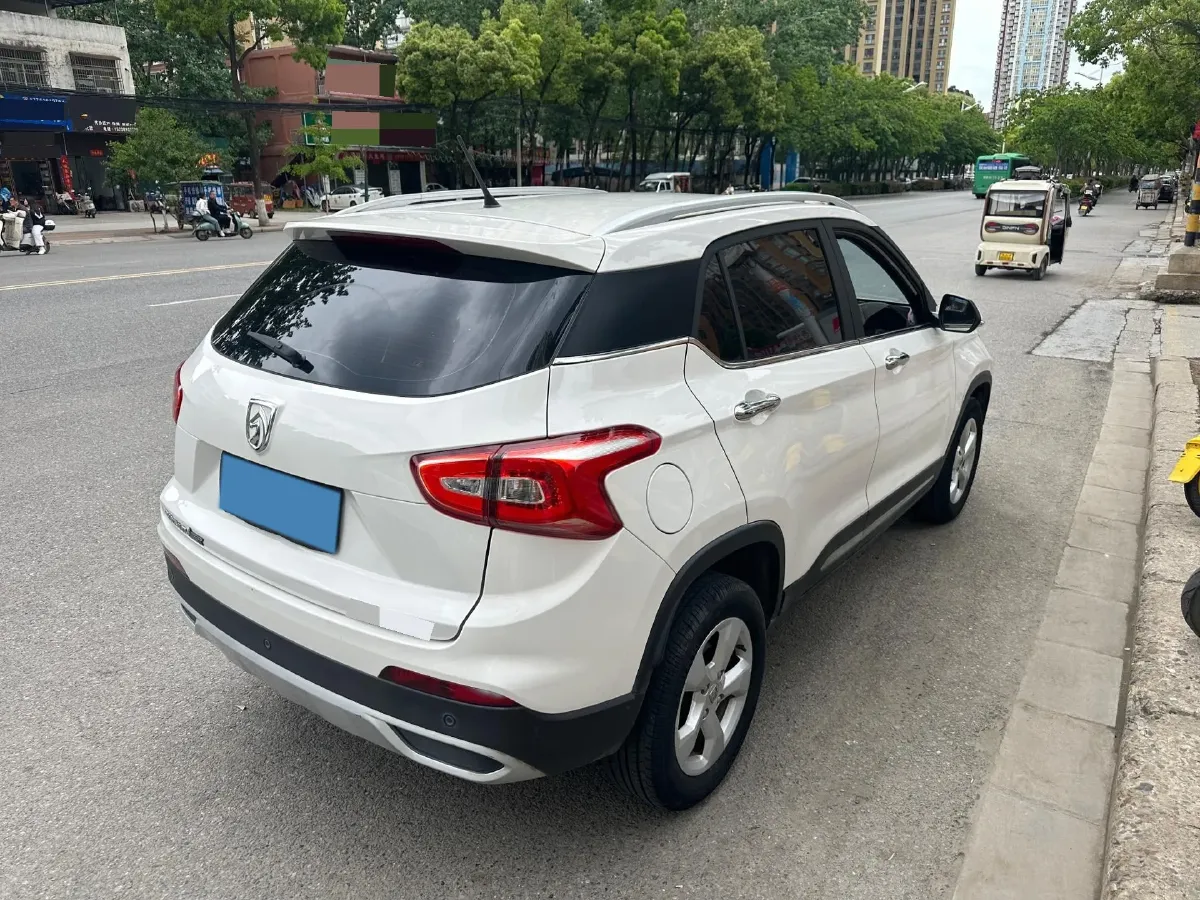 2017 HaiMa S5 Young Edition 1.6L 122HP L4 5MT,autocango,china used car exporter,china ev exporter,chinese used car exporter,chinese used ev exporter
