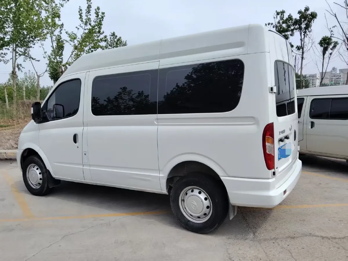 2023 MAXUS XinTu V70 2.0T 150HP L4 6MT,autocango,china used car exporter,china ev exporter,chinese used car exporter,chinese used ev exporter