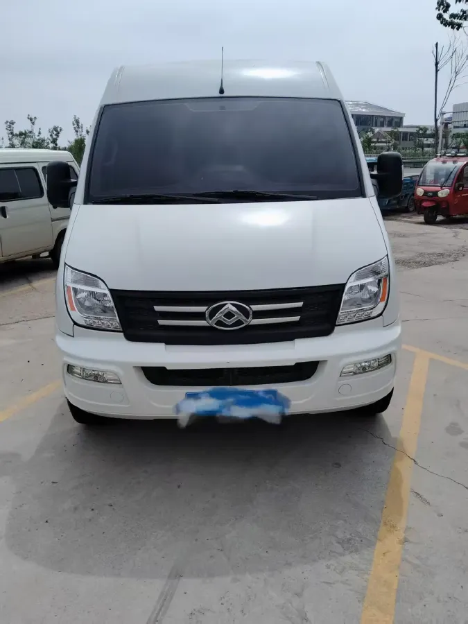 2023 MAXUS XinTu V70 2.0T 150HP L4 6MT,autocango,china used car exporter,china ev exporter,chinese used car exporter,chinese used ev exporter