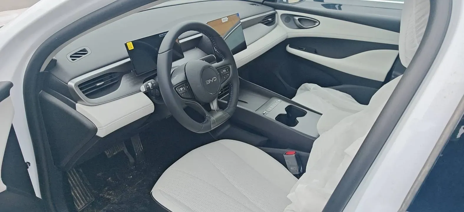 2026 BYD Seal05 DM-i 1.5L 101HP L4 E-CVT PHEV,autocango,china used car exporter,china ev exporter,chinese used car exporter,chinese used ev exporter