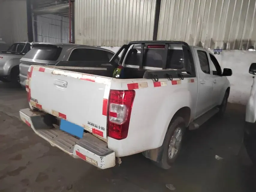 2019 Isuzu RE-MAX Jim 2.0T 204HP L4 5MT,autocango,china used car exporter,china ev exporter,chinese used car exporter,chinese used ev exporter