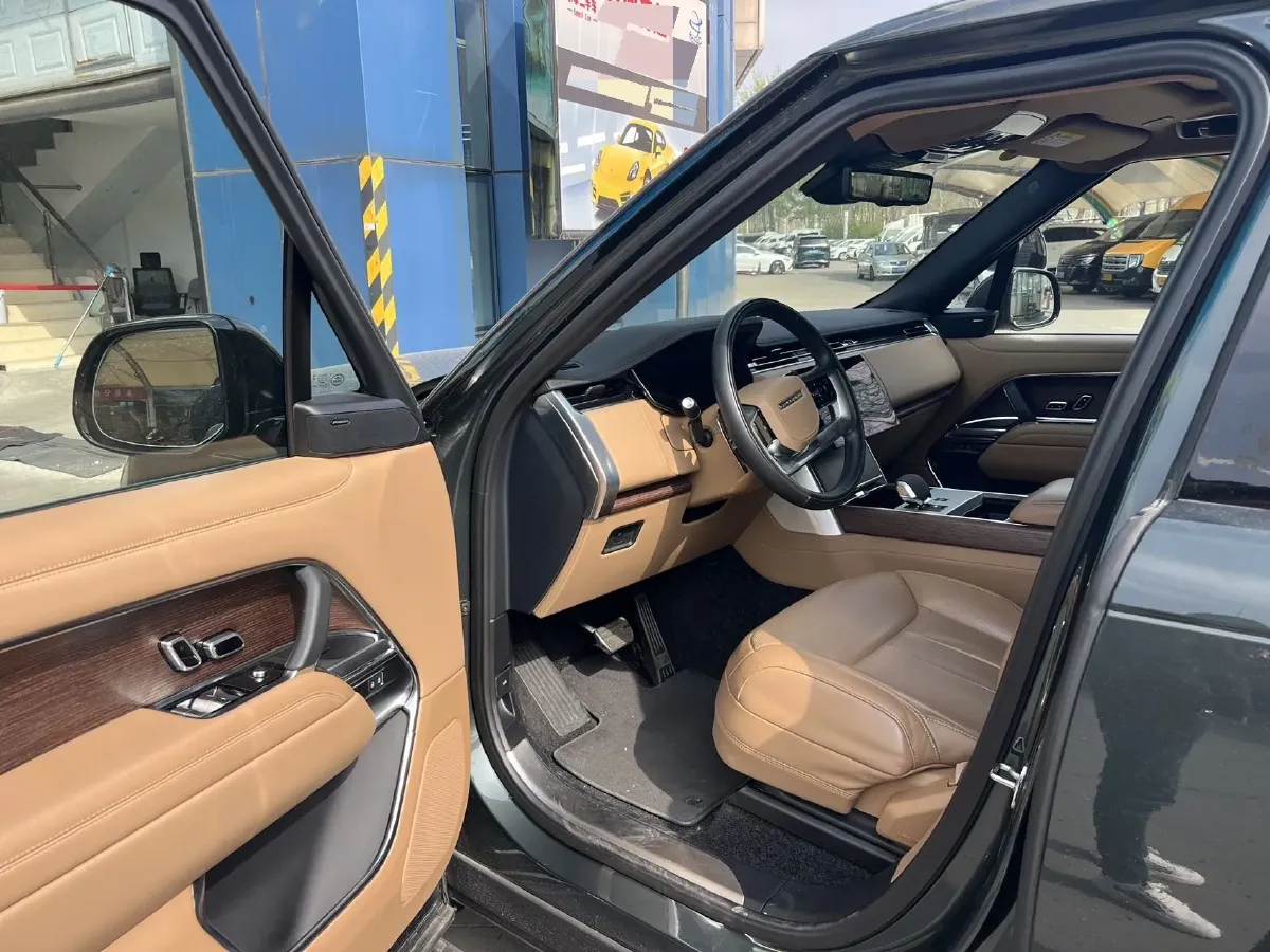 2024 Land Rover Range Rover 3.0T 400HP L6 8AT,autocango,china used car exporter,china ev exporter,chinese used car exporter,chinese used ev exporter