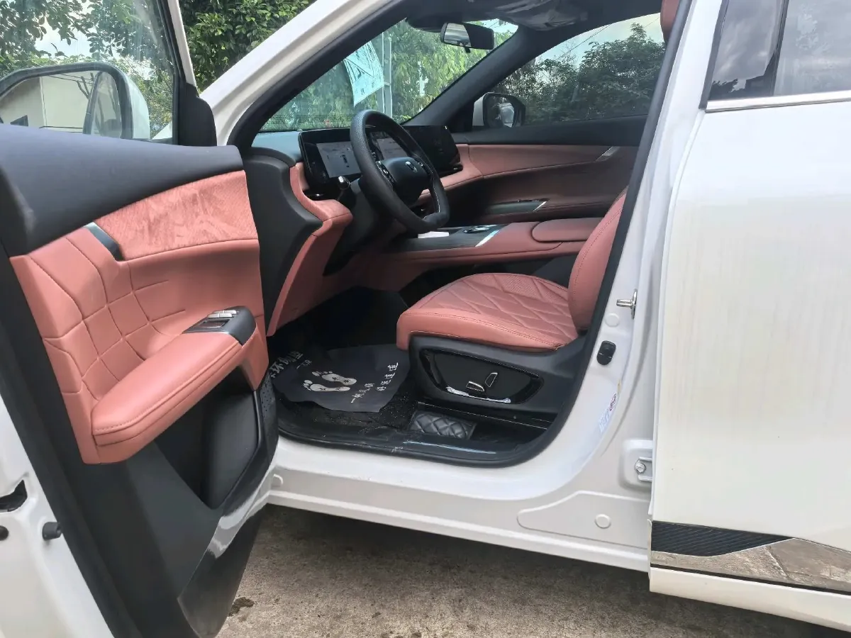 2025 ChangAn CS75 Plus 1.5T 192HP L4 8AT,autocango,china used car exporter,china ev exporter,chinese used car exporter,chinese used ev exporter