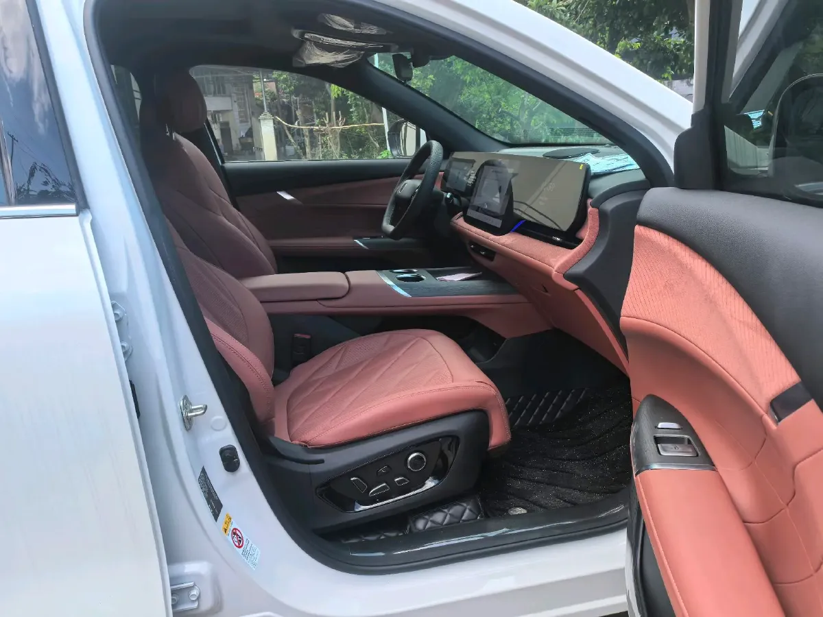 2025 ChangAn CS75 Plus 1.5T 192HP L4 8AT,autocango,china used car exporter,china ev exporter,chinese used car exporter,chinese used ev exporter