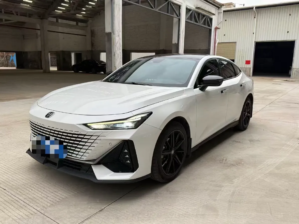 2023 ChangAn UNI-V 1.5T 188HP L4 7DCT,autocango,china used car exporter,china ev exporter,chinese used car exporter,chinese used ev exporter