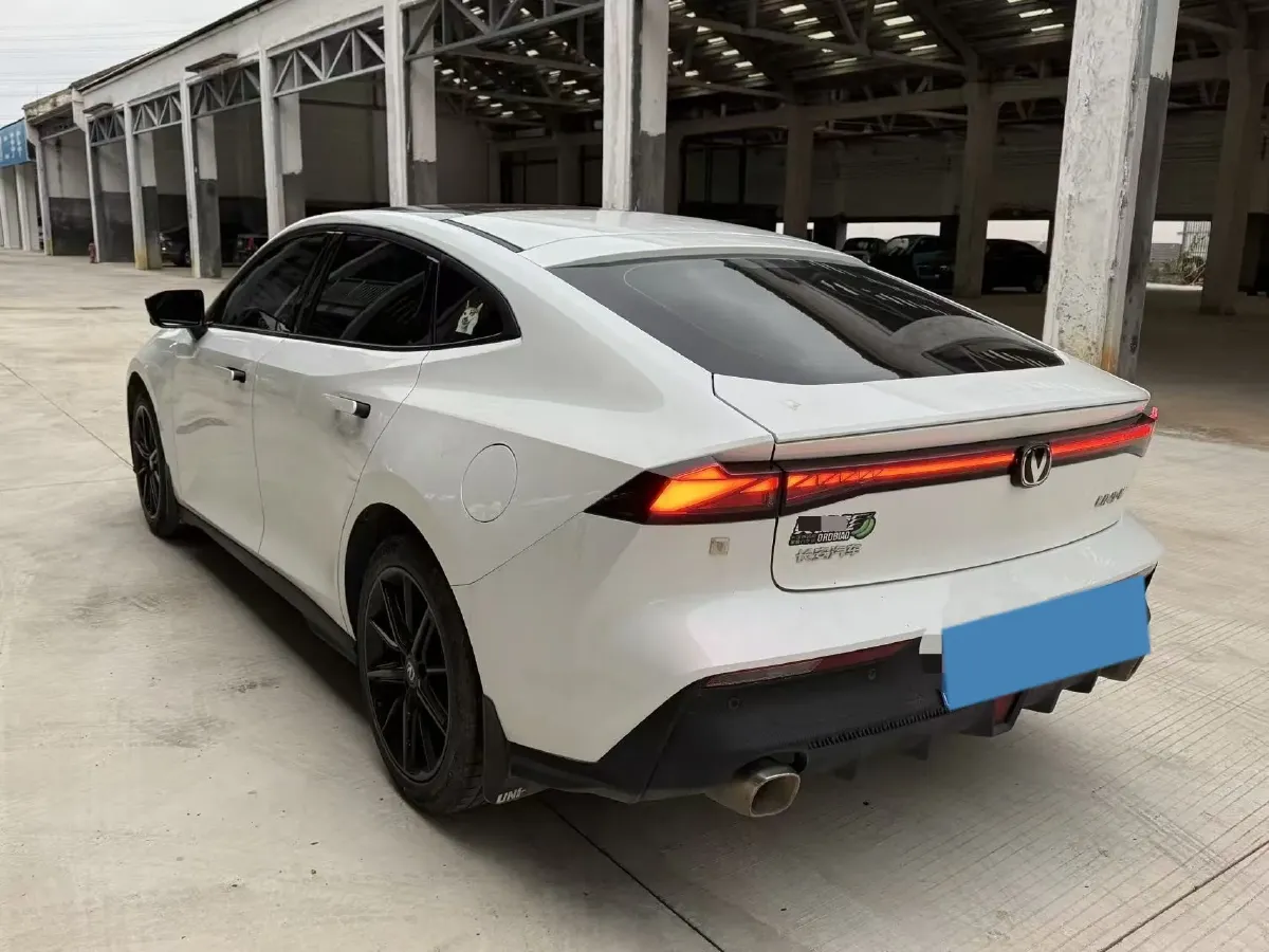 2023 ChangAn UNI-V 1.5T 188HP L4 7DCT,autocango,china used car exporter,china ev exporter,chinese used car exporter,chinese used ev exporter