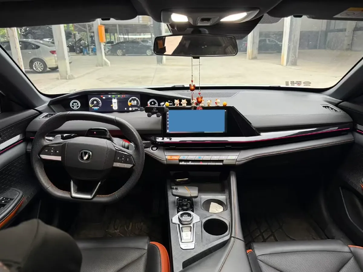 2023 ChangAn UNI-V 1.5T 188HP L4 7DCT,autocango,china used car exporter,china ev exporter,chinese used car exporter,chinese used ev exporter