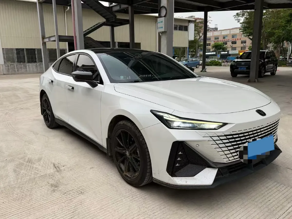 2023 ChangAn UNI-V 1.5T 188HP L4 7DCT,autocango,china used car exporter,china ev exporter,chinese used car exporter,chinese used ev exporter