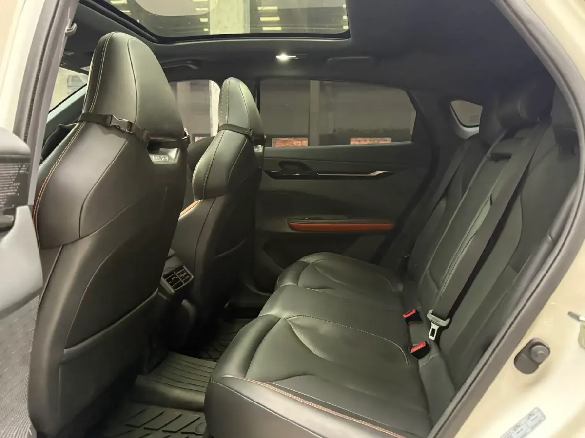 2023 ChangAn UNI-V 1.5T 188HP L4 7DCT,autocango,china used car exporter,china ev exporter,chinese used car exporter,chinese used ev exporter