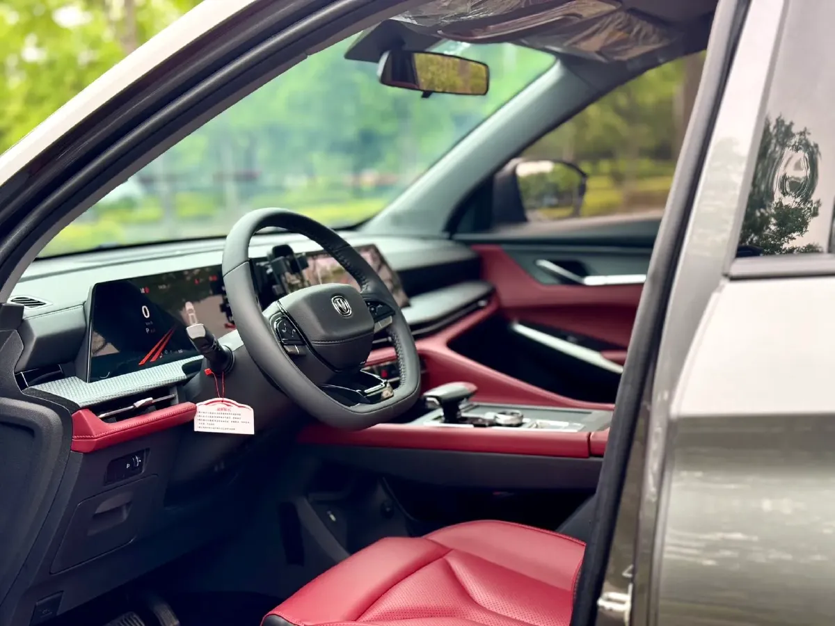 2022 ChangAn CS75 Plus 1.5T 178HP L4 6AT,autocango,china used car exporter,china ev exporter,chinese used car exporter,chinese used ev exporter