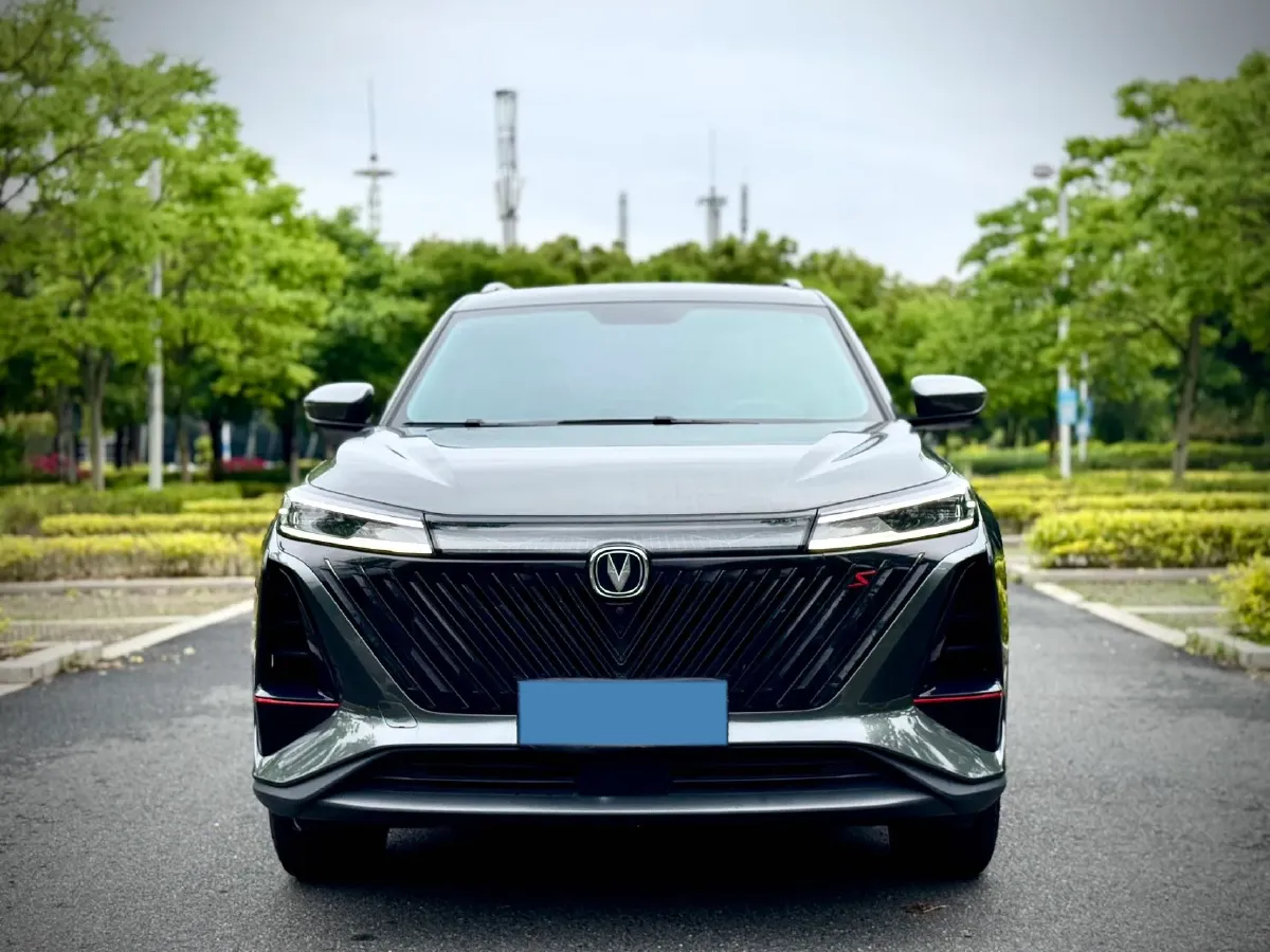 2022 ChangAn CS75 Plus 1.5T 178HP L4 6AT,autocango,china used car exporter,china ev exporter,chinese used car exporter,chinese used ev exporter