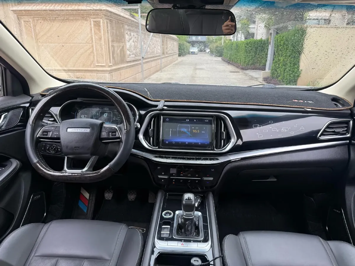 2019 Jetour X90 1.5T 147HP L4 6MT,autocango,china used car exporter,china ev exporter,chinese used car exporter,chinese used ev exporter