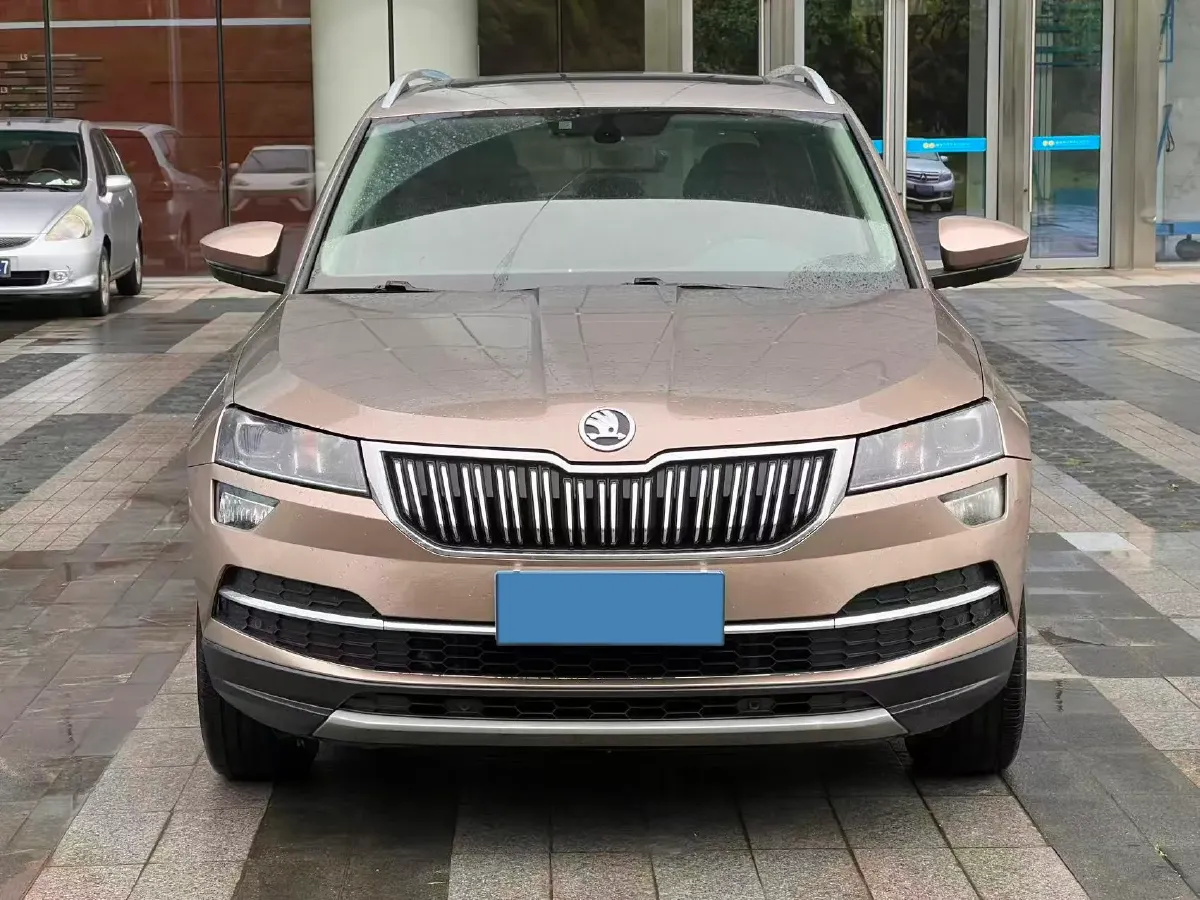 2019 Skoda Karoq 1.4T 150HP L4 7DCT,autocango,china used car exporter,china ev exporter,chinese used car exporter,chinese used ev exporter