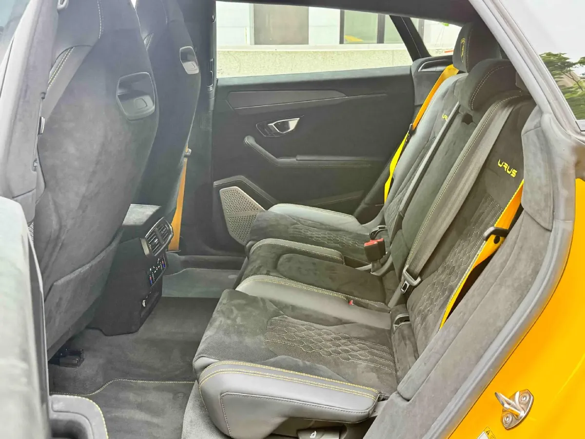 2022 Lamborghini Urus 4.0T 641HP V8 8AT,autocango,china used car exporter,china ev exporter,chinese used car exporter,chinese used ev exporter