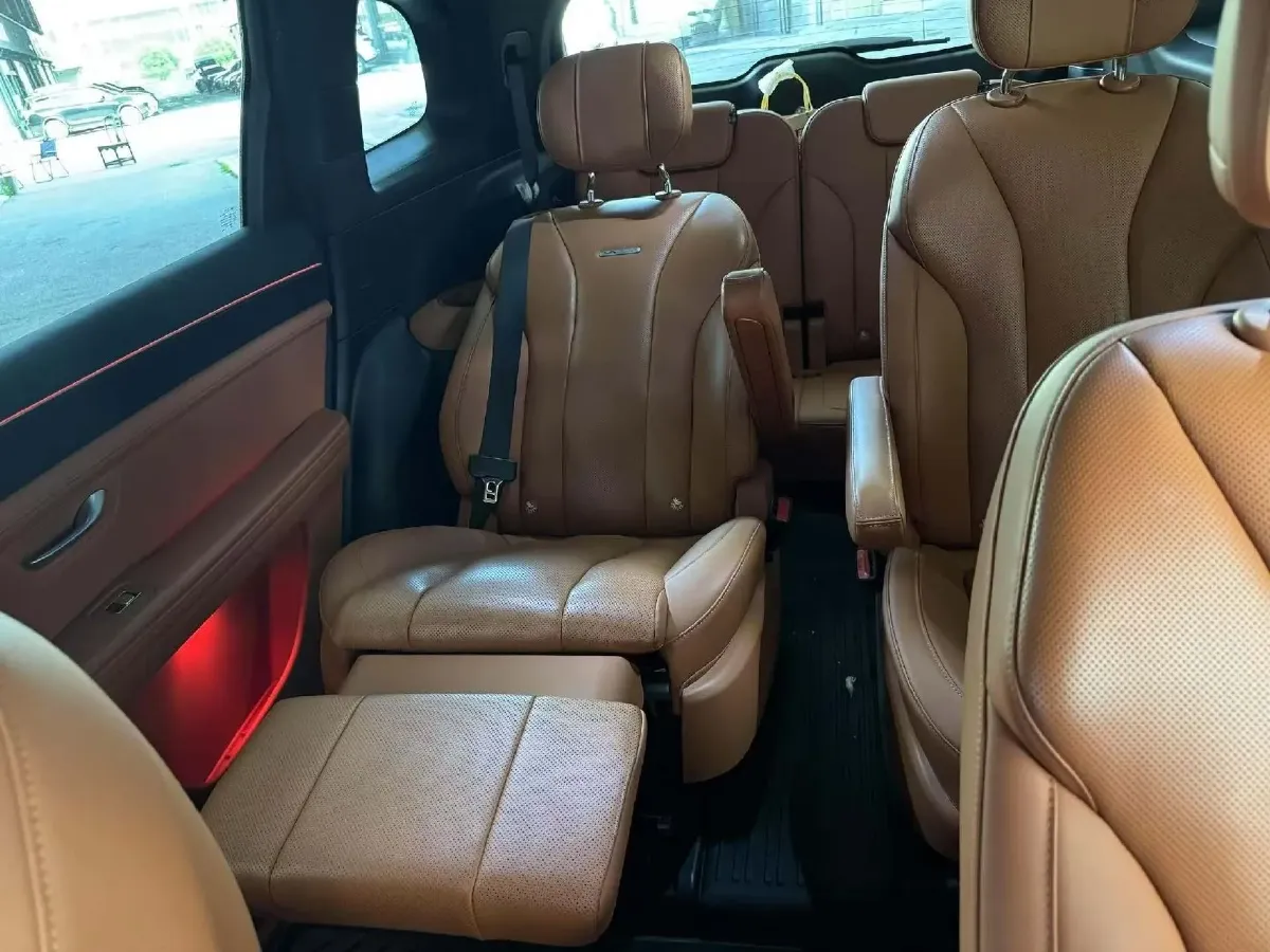 2024 AITO AITO M7 1.5T 152HP L4 REEV 42KWH,autocango,china used car exporter,china ev exporter,chinese used car exporter,chinese used ev exporter