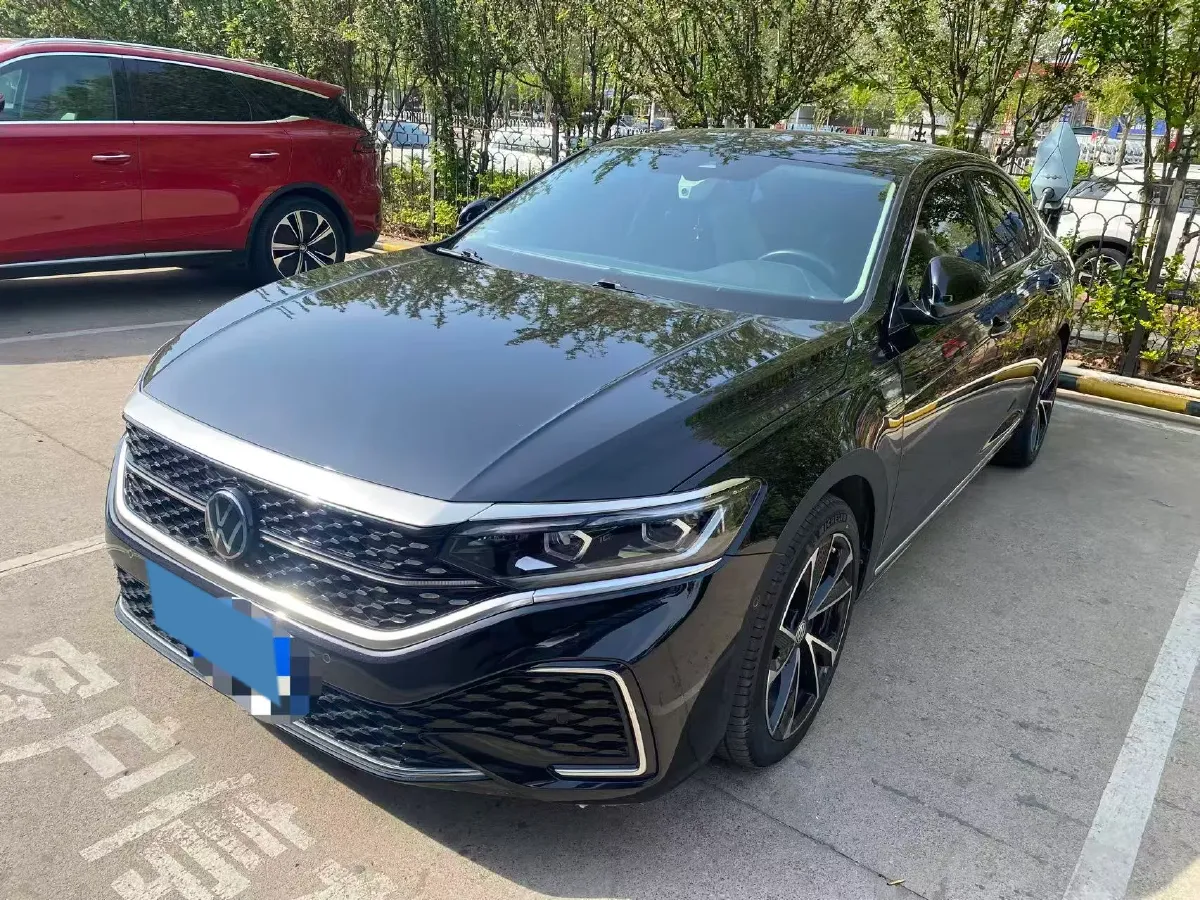 2023 Volkswagen Passat 2.0T 186HP L4 7DCT,autocango,china used car exporter,china ev exporter,chinese used car exporter,chinese used ev exporter