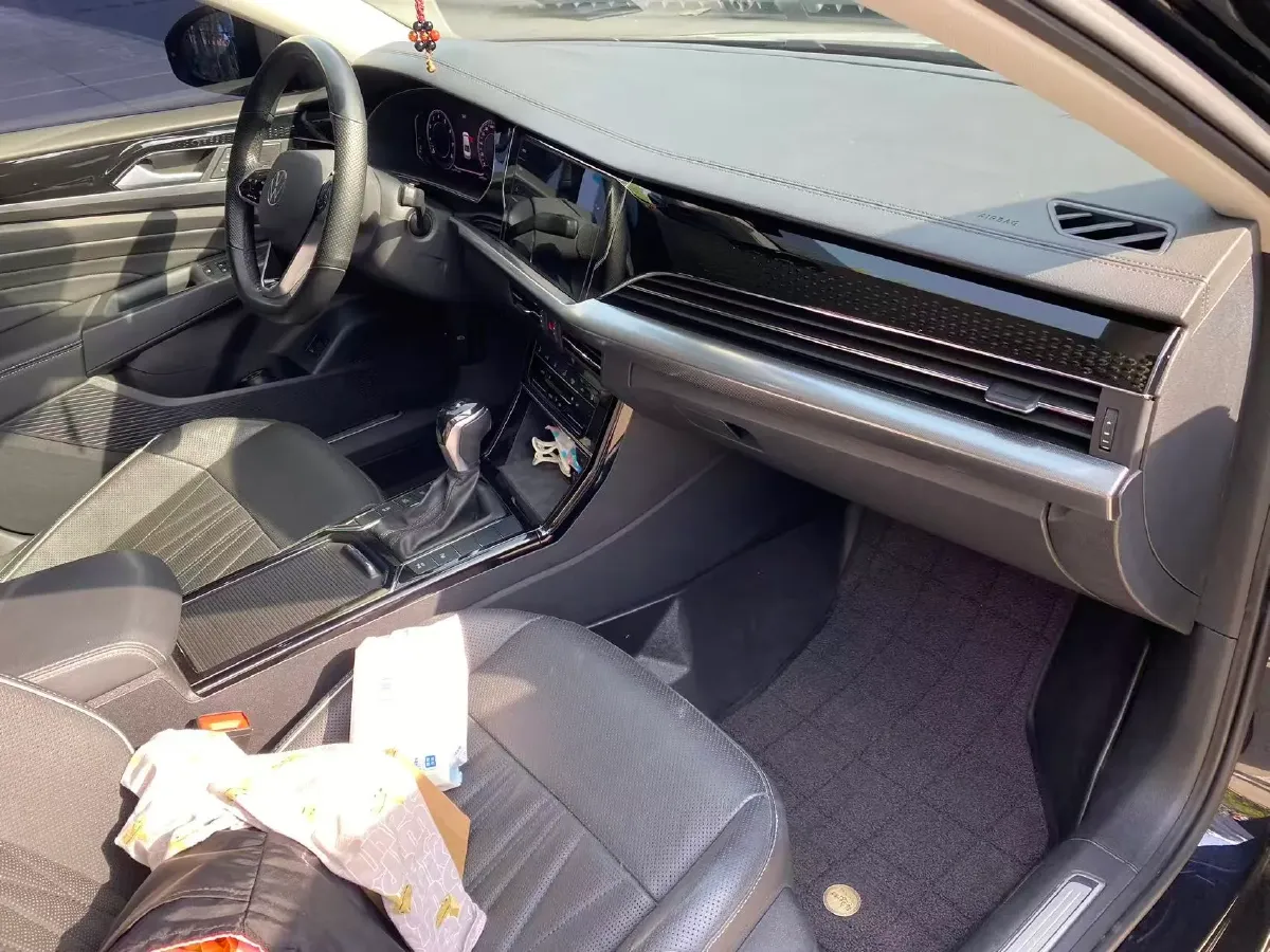 2023 Volkswagen Passat 2.0T 186HP L4 7DCT,autocango,china used car exporter,china ev exporter,chinese used car exporter,chinese used ev exporter