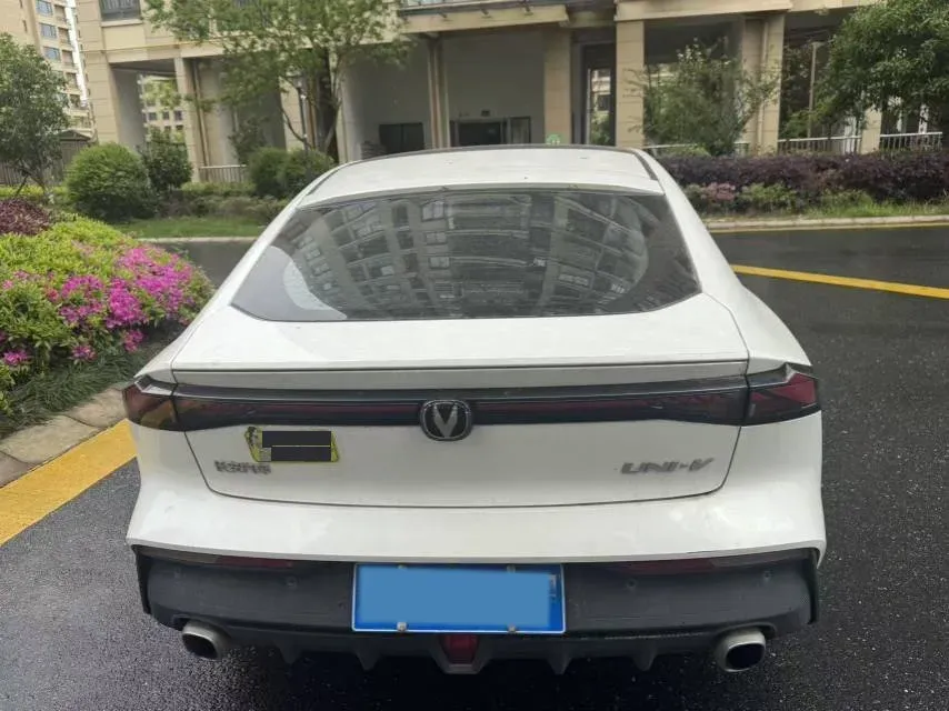 2023 ChangAn UNI-V 1.5T 188HP L4 7DCT,autocango,china used car exporter,china ev exporter,chinese used car exporter,chinese used ev exporter