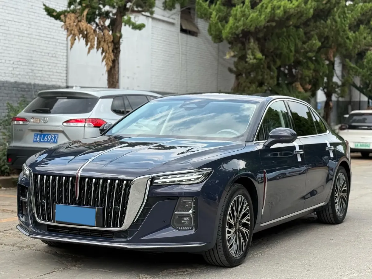 2024 HongQi H5 2.0T 224HP L4 8AT,autocango,china used car exporter,china ev exporter,chinese used car exporter,chinese used ev exporter