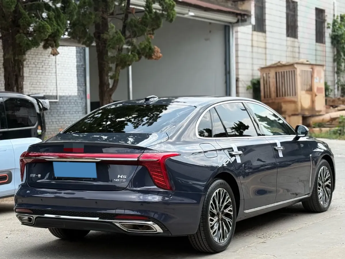 2024 HongQi H5 2.0T 224HP L4 8AT,autocango,china used car exporter,china ev exporter,chinese used car exporter,chinese used ev exporter