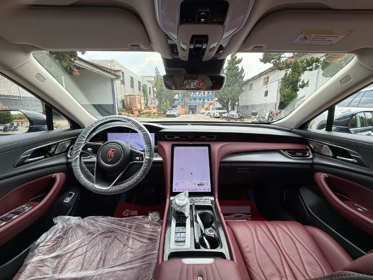 2024 HongQi H5 2.0T 224HP L4 8AT,autocango,china used car exporter,china ev exporter,chinese used car exporter,chinese used ev exporter