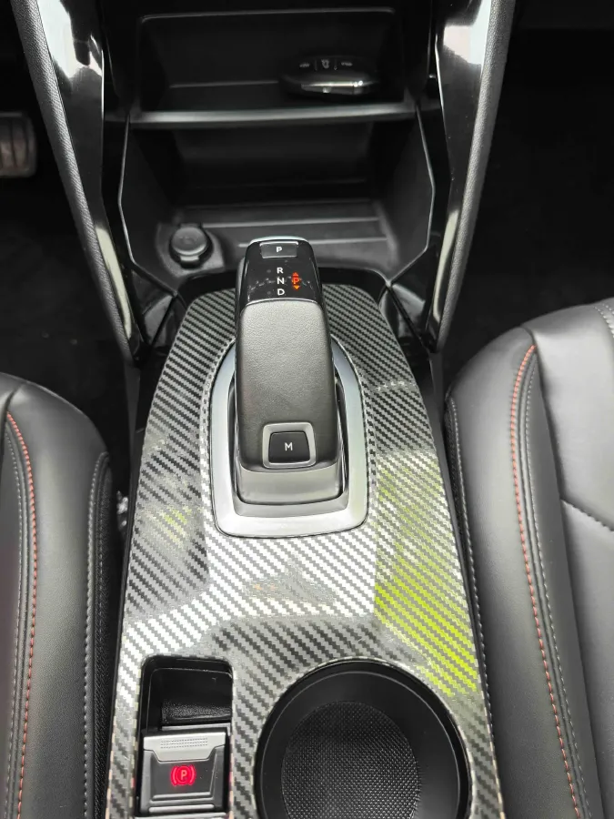 2022 Peugeot 2008 1.2T 136HP L3 6DCT,autocango,china used car exporter,china ev exporter,chinese used car exporter,chinese used ev exporter