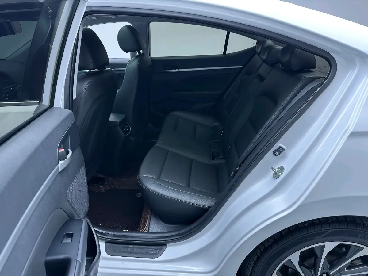 2020 Hyundai Elantra 1.5L 115HP L4 CVT,autocango,china used car exporter,china ev exporter,chinese used car exporter,chinese used ev exporter