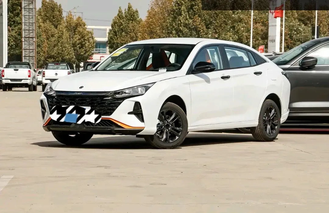 2023 DongFeng Aeolus YiXuan 1.5L 125HP L4 6DCT,autocango,china used car exporter,china ev exporter,chinese used car exporter,chinese used ev exporter