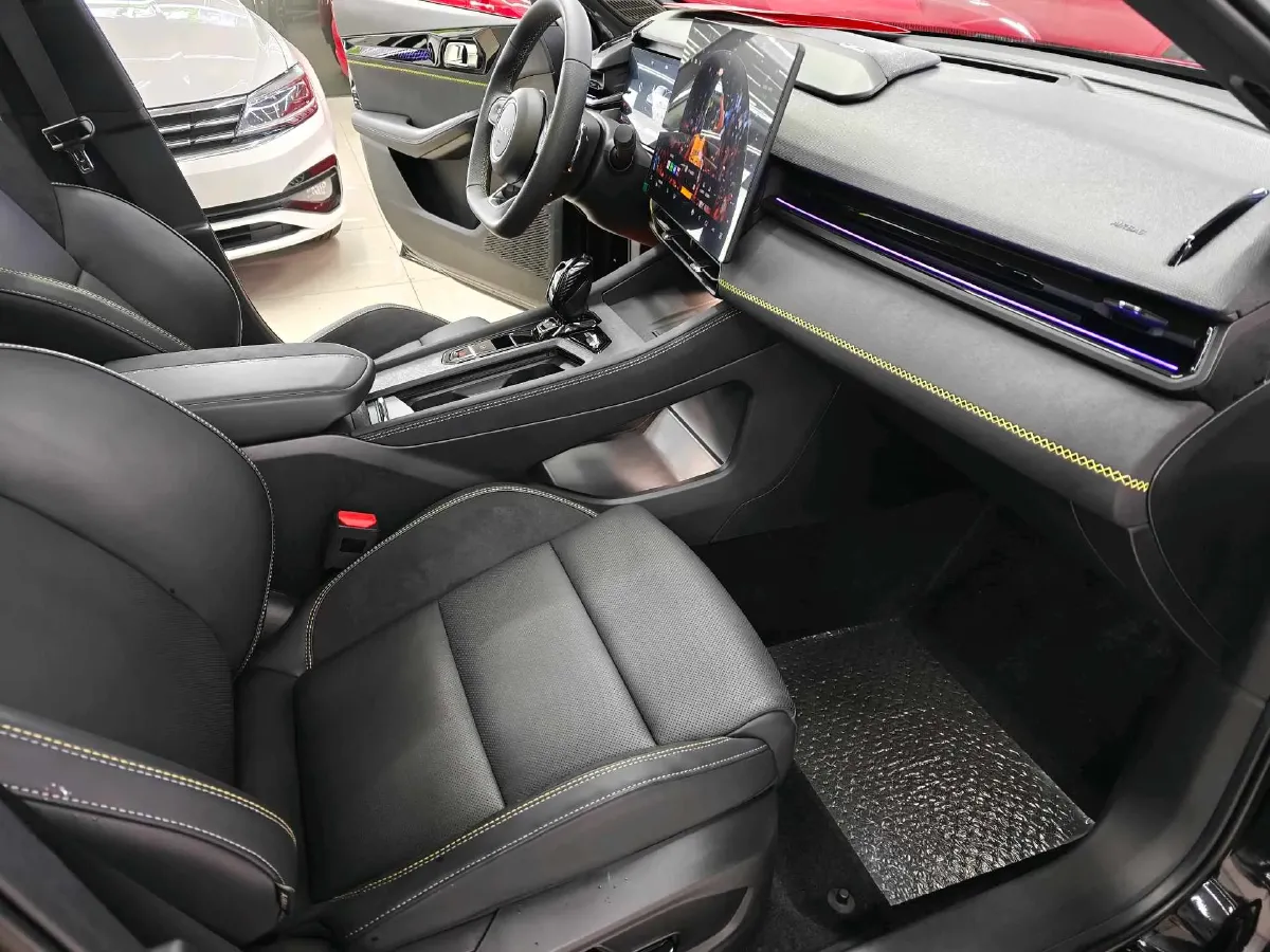 2025 LYNK&CO 03 1.5T 181HP L4 7DCT,autocango,china used car exporter,china ev exporter,chinese used car exporter,chinese used ev exporter