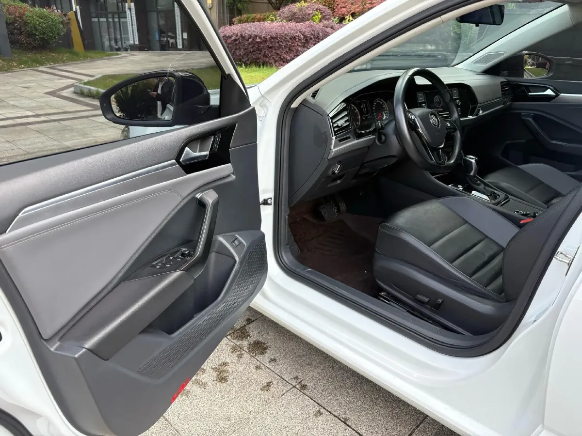 2023 Volkswagen Lavida 1.5L 113HP L4 6AT,autocango,china used car exporter,china ev exporter,chinese used car exporter,chinese used ev exporter