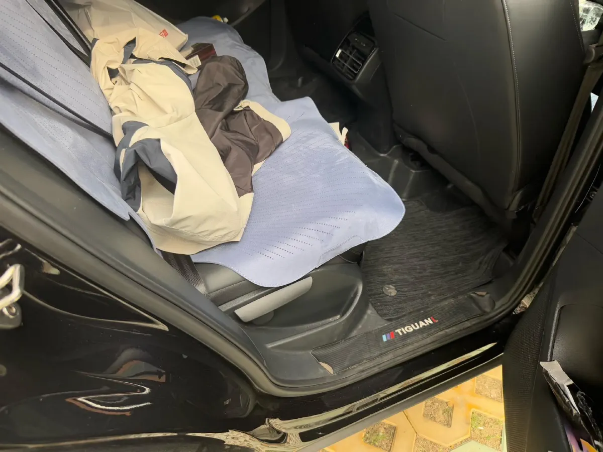 2024 Volkswagen Tiguan L 2.0T 186HP L4 7DCT,autocango,china used car exporter,china ev exporter,chinese used car exporter,chinese used ev exporter